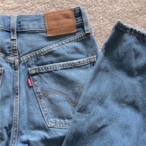 Levi wide leg jeans